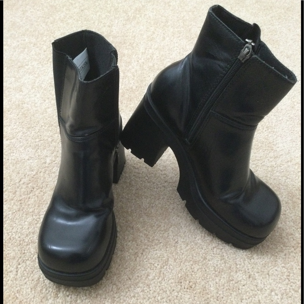 HOTKISS VINTAGE PLATFORM CHUNKY FAUX LEATHER ZIP UP BOOTS 7.5